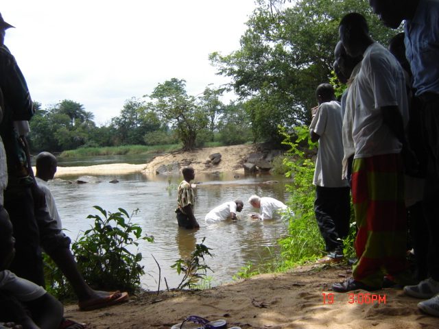 Dopen in de rivier